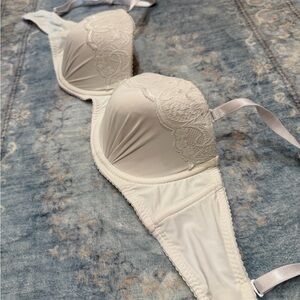 Laura Ashley Cream Lace Bra